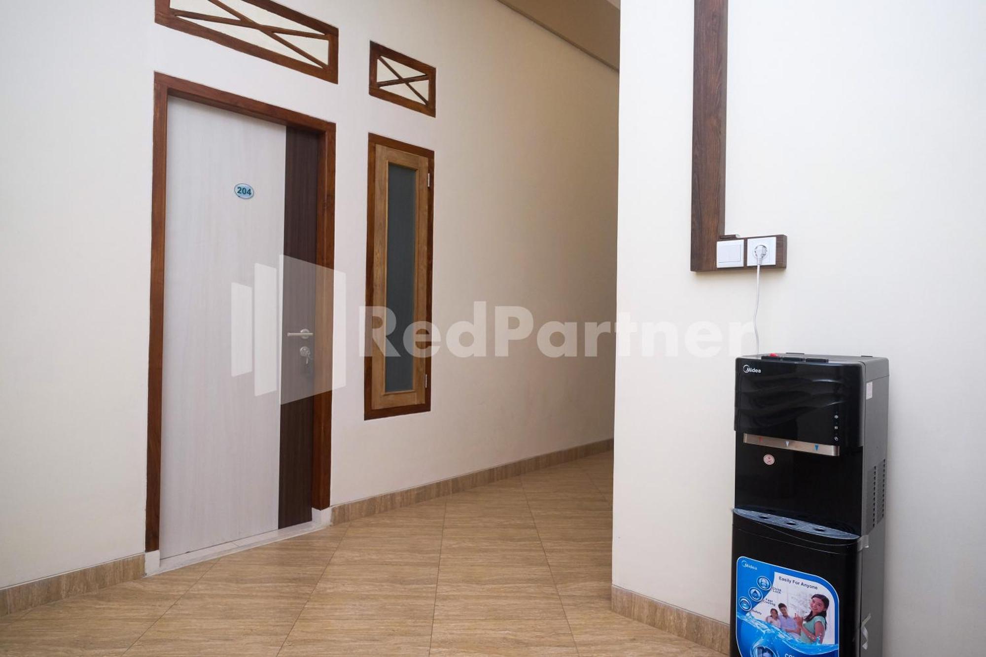 Ndliman House Near Ugm Jogja Mitra Reddoorz 호텔 Kejayan 외부 사진