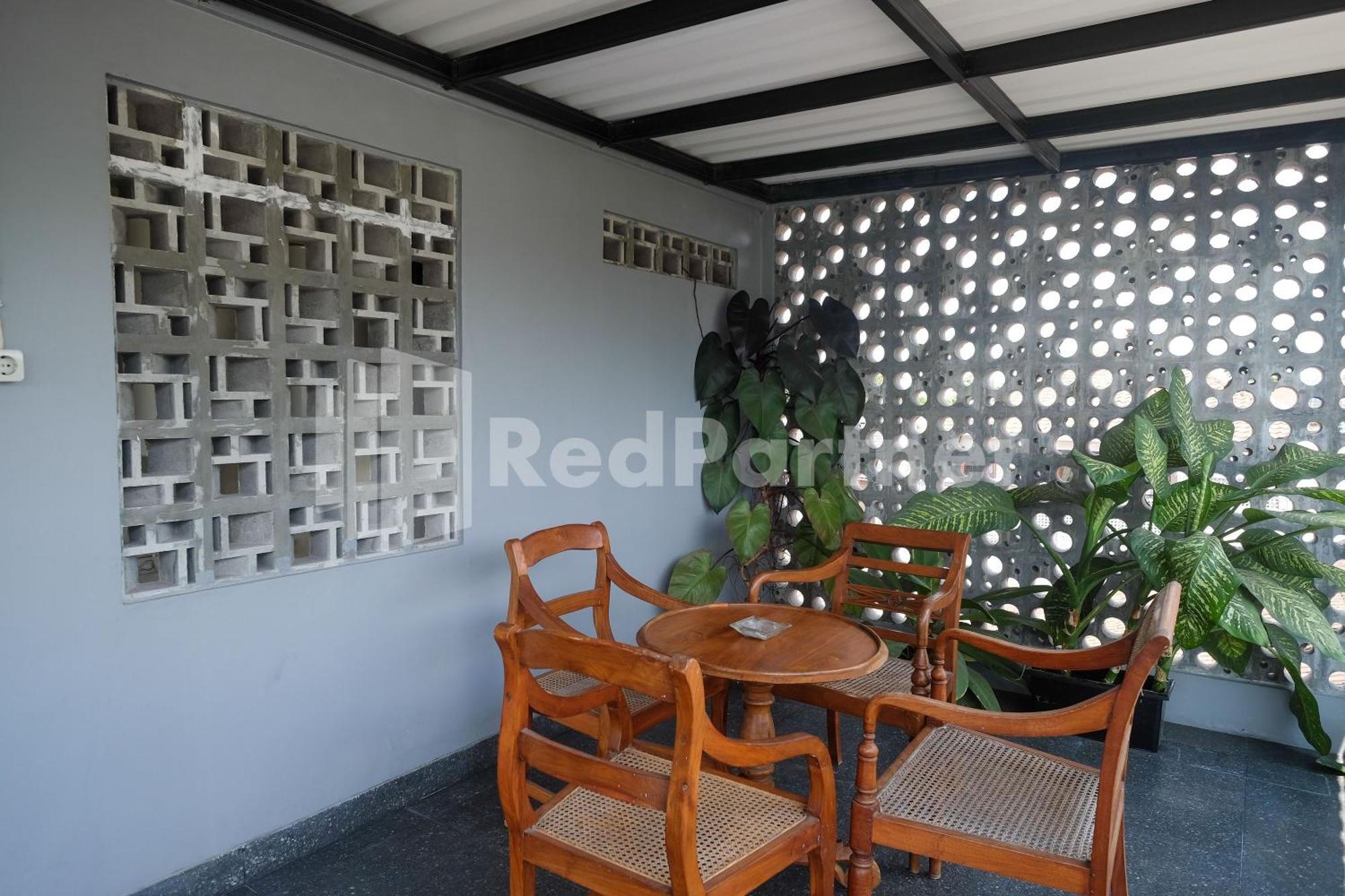 Ndliman House Near Ugm Jogja Mitra Reddoorz 호텔 Kejayan 외부 사진